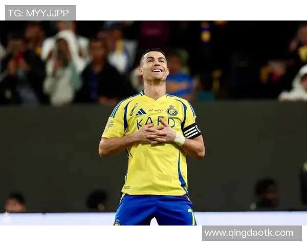 足球巨星化身专业解说员带来赛场深度解析与激情点评